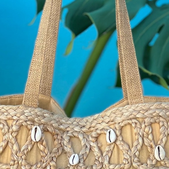 NWT SALT + UMBER 100% NATURAL & RECYCLED MATERIALS ISLA JUTE AND SEASHELL TOTE - Picture 3 of 10